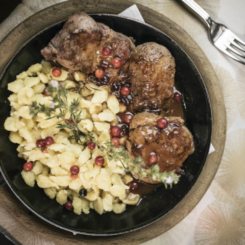 Medaillons von Reh, Hirsch und Wildschwein werden im Wildererpfandl vereint.