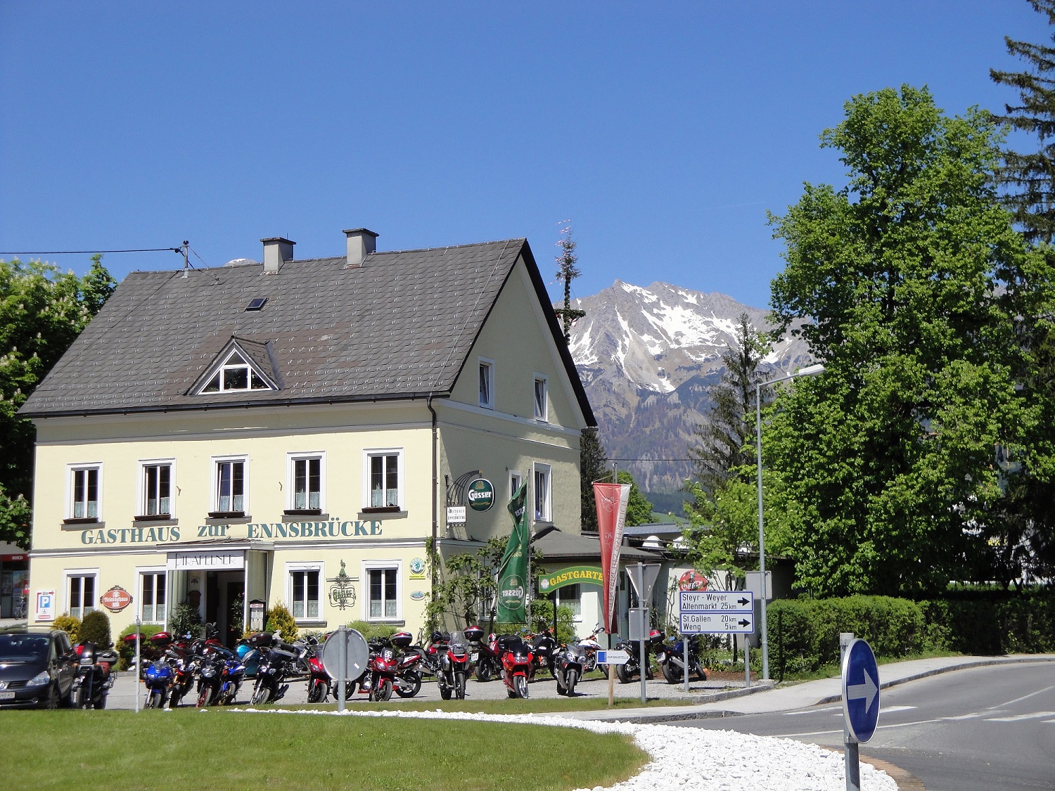 Das Gasthaus zur Ennsbücke heißt alle Biker willkommen.