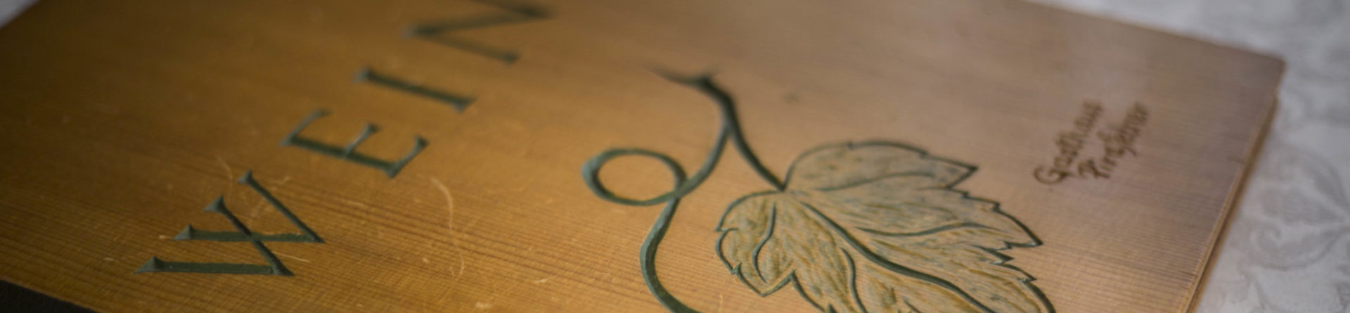 Die Weine aus unseren Weinkarte wurden sorgfältig ausgewählt und es ist für jeden Gast etwas passendes dabei.