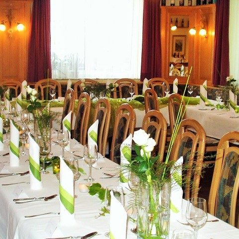 Wir richten gerne ihre Hochzeitstafel aus